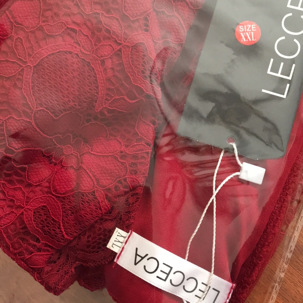 Plus Size Lace V neck cocktail dress - Picture 9 of 11